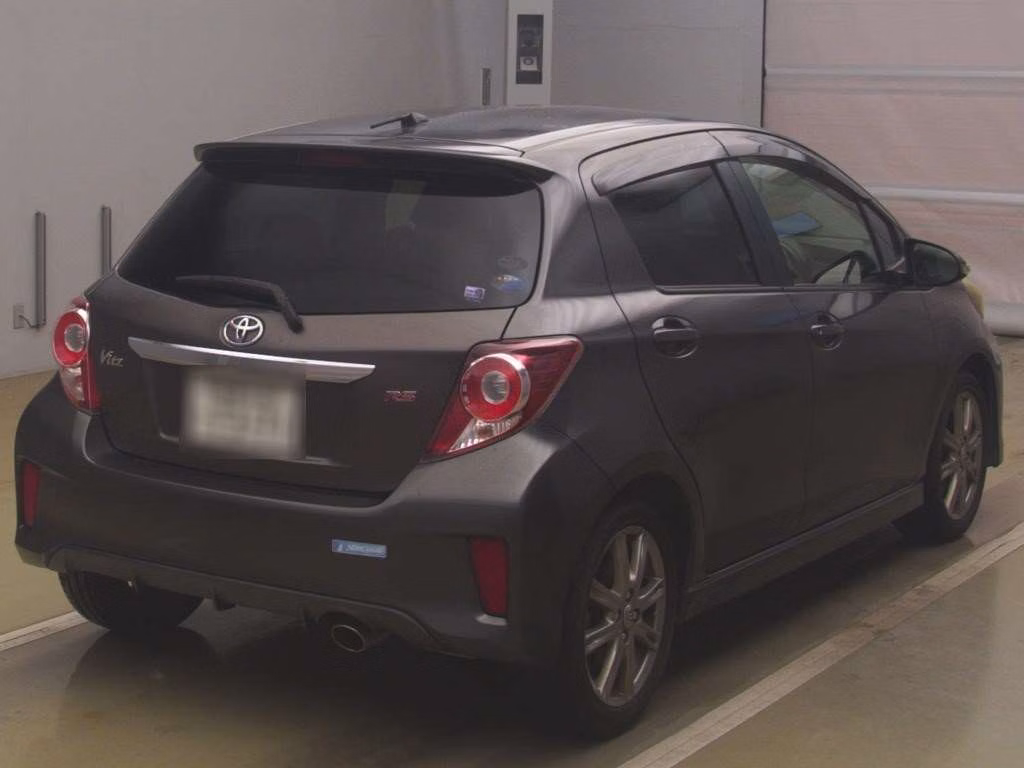 TOYOTA VITZ