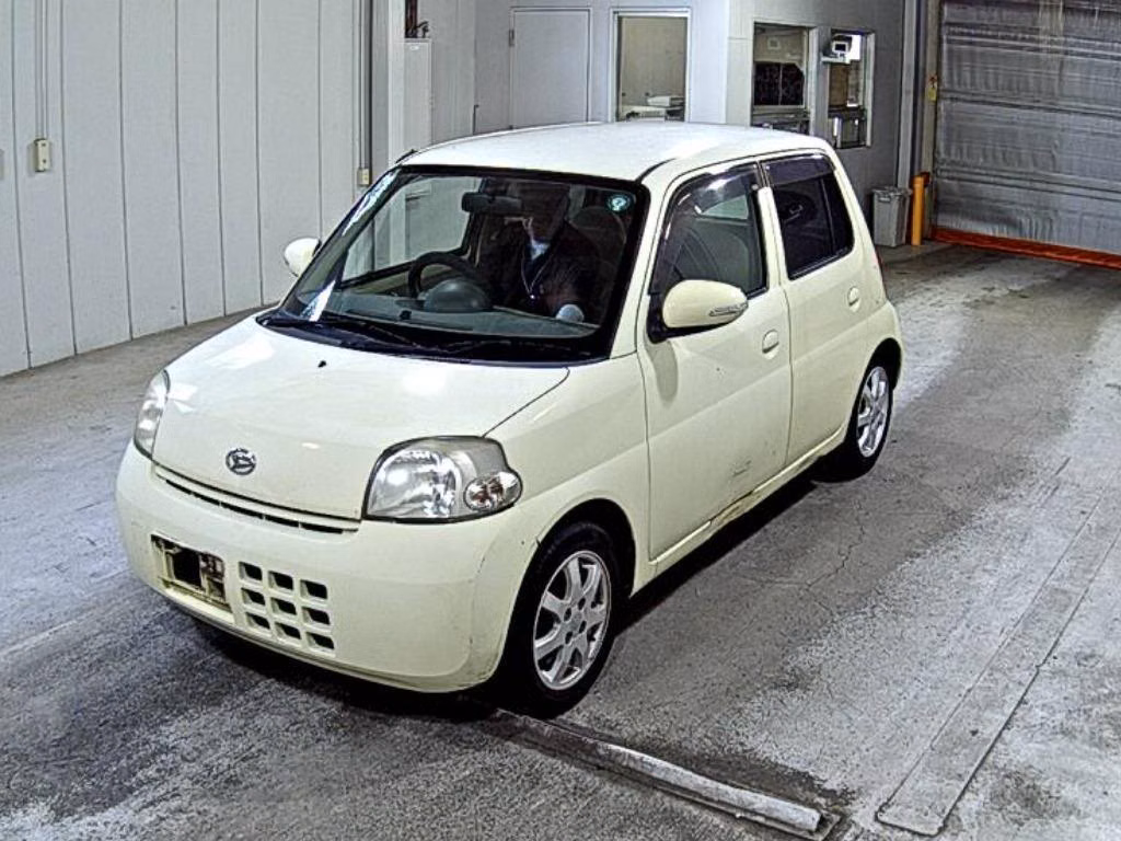 DAIHATSU ESSE