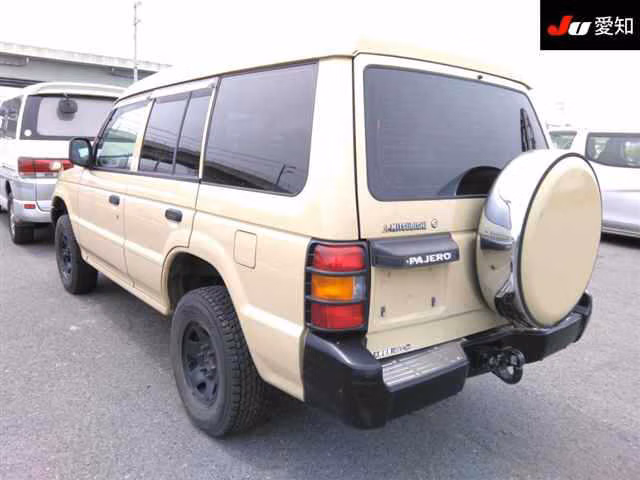 MITSUBISHI PAJERO