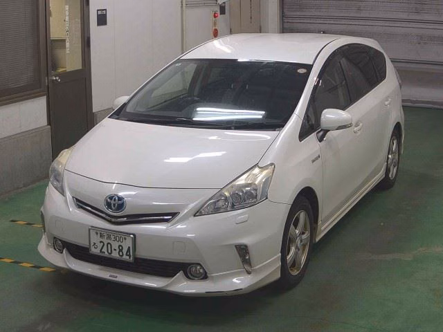TOYOTA PRIUS ALPHA