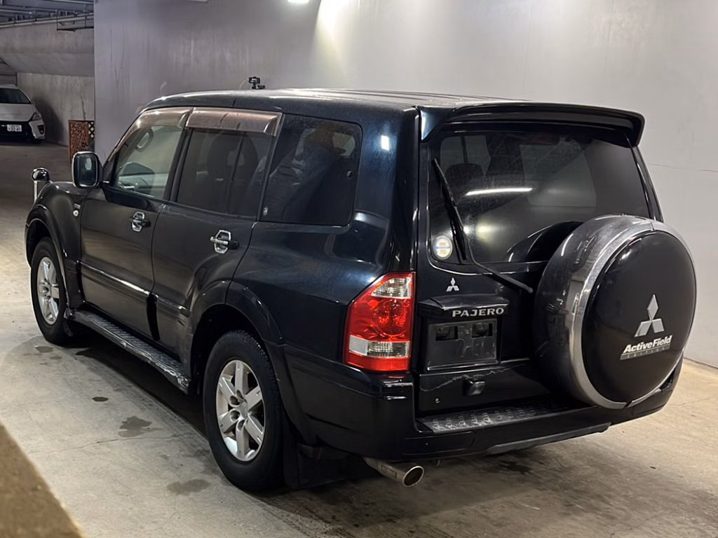 MITSUBISHI PAJERO