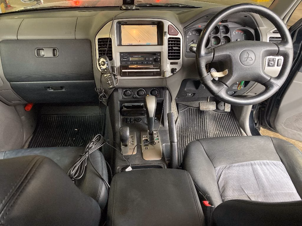 MITSUBISHI PAJERO