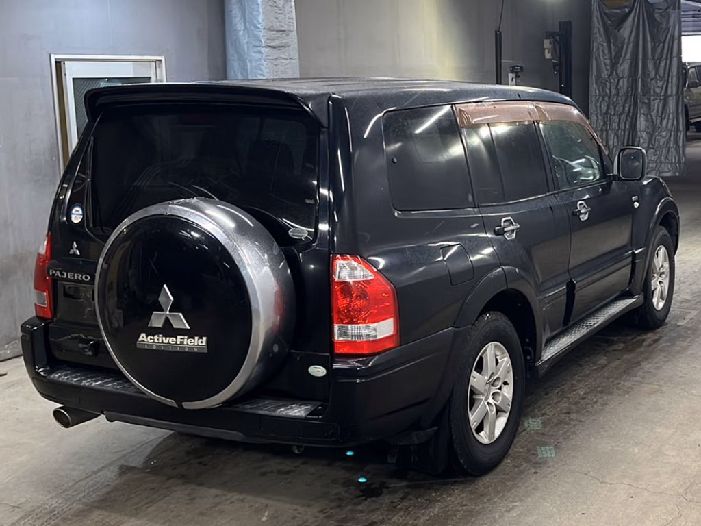 MITSUBISHI PAJERO