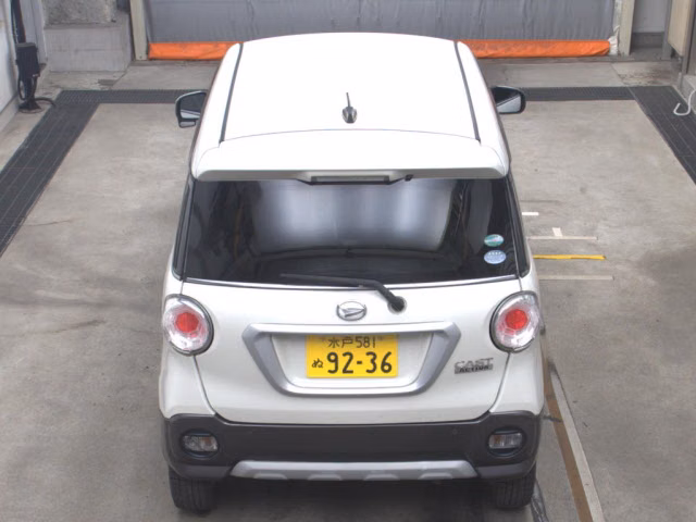 DAIHATSU CAST