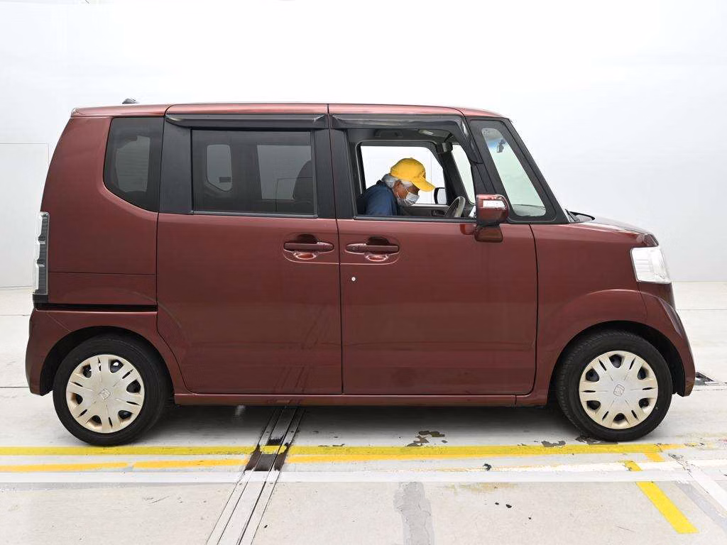 HONDA N-BOX