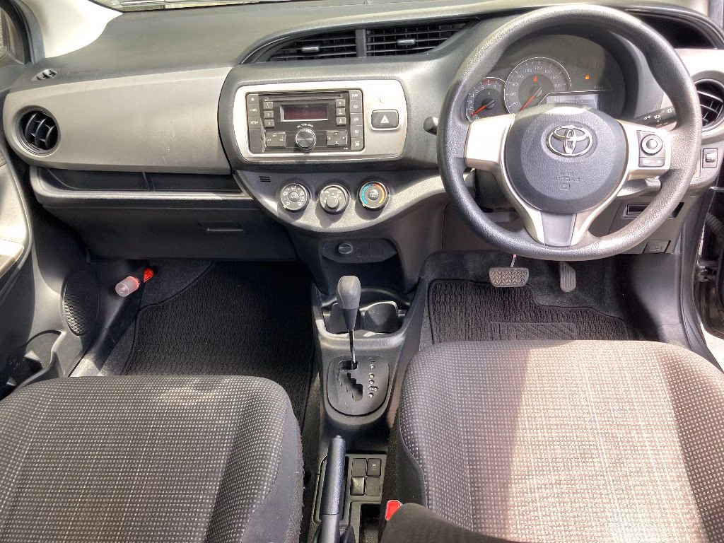 TOYOTA VITZ
