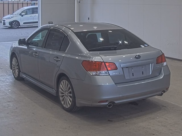 SUBARU LEGACY B4