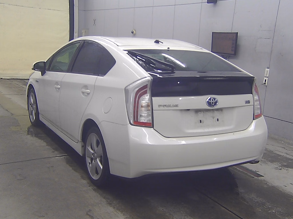 TOYOTA PRIUS