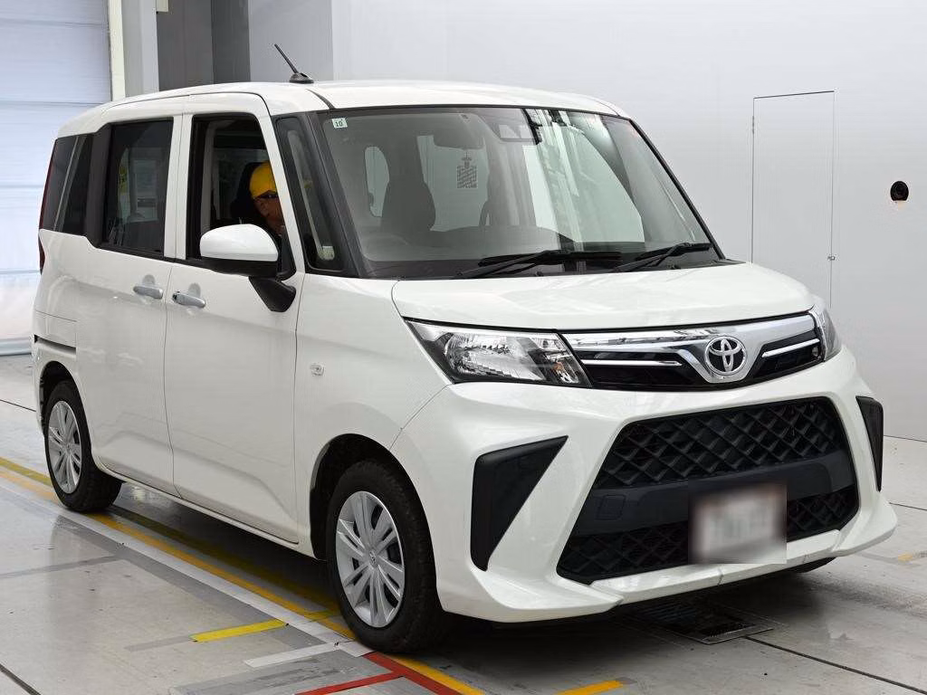 TOYOTA ROOMY