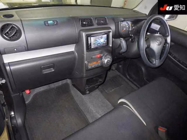 TOYOTA PIXIS SPACE