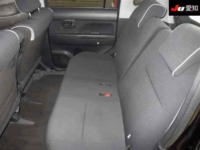 TOYOTA PIXIS SPACE