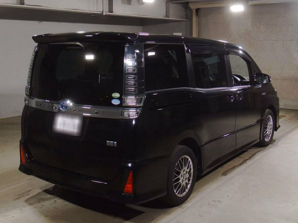 TOYOTA VOXY