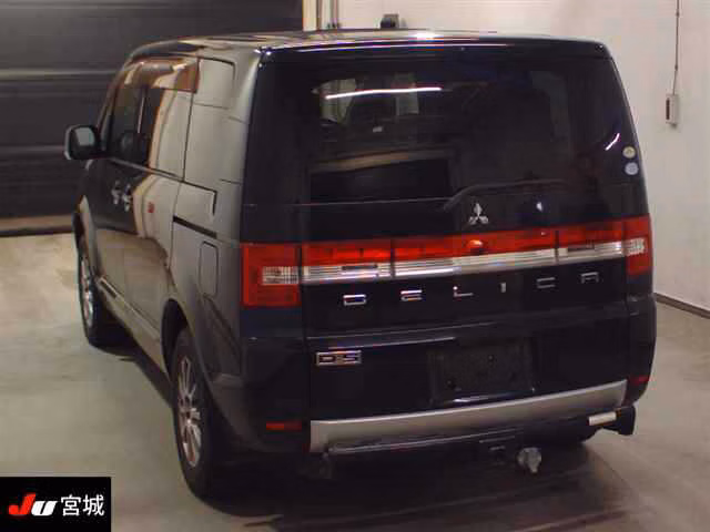 MITSUBISHI DELICA D:5