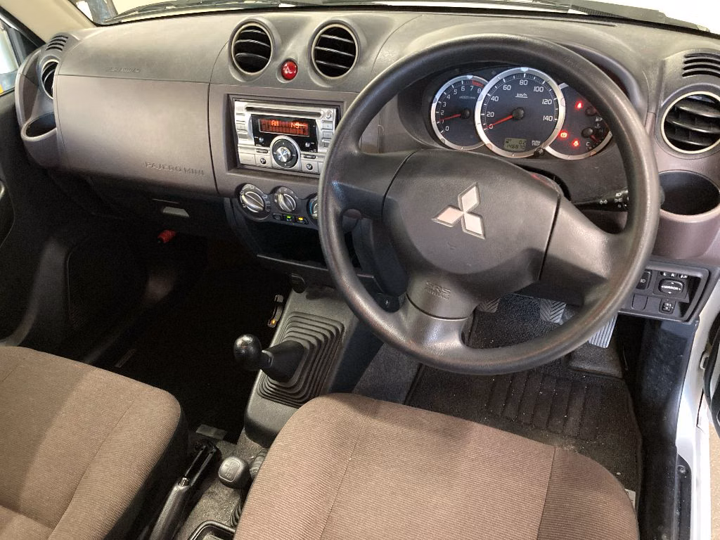 MITSUBISHI PAJERO MINI