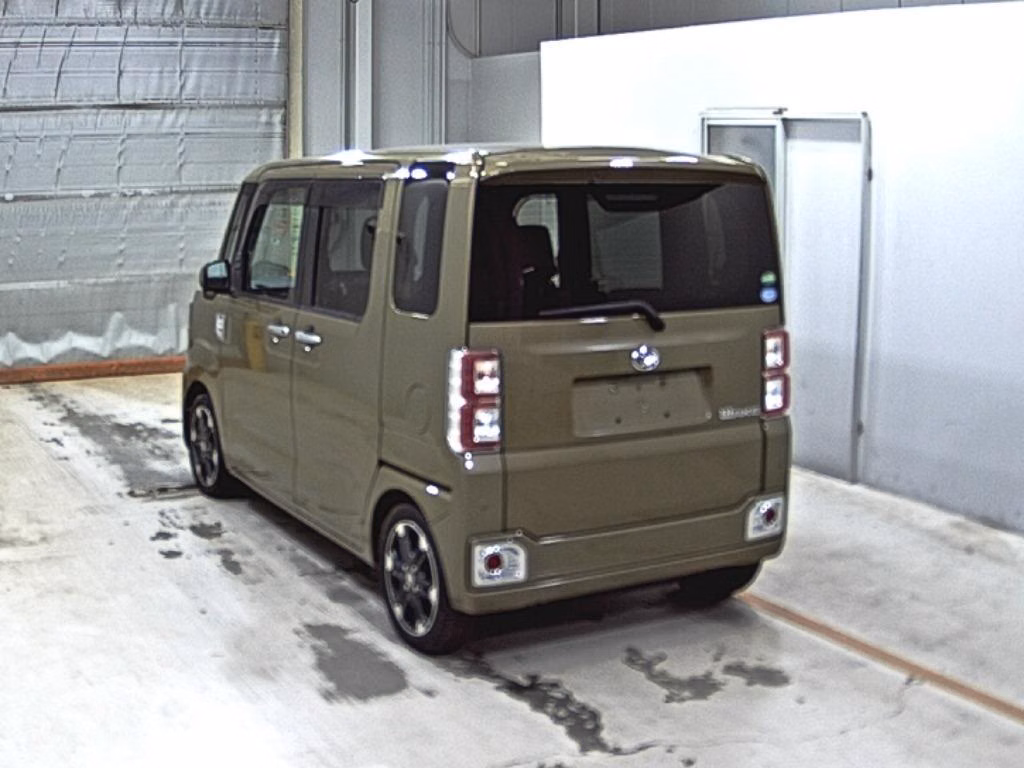 DAIHATSU WAKE