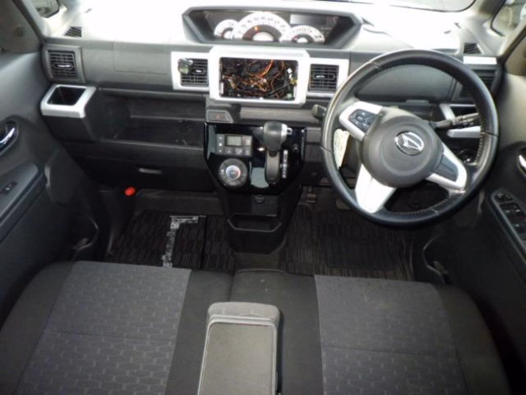 DAIHATSU WAKE
