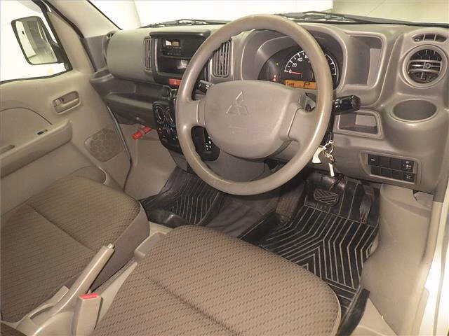 MITSUBISHI MINICAB