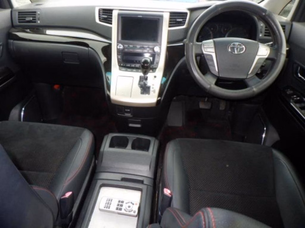 TOYOTA VELLFIRE