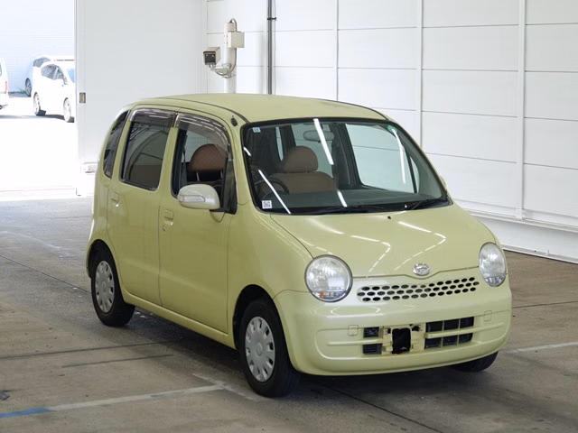 DAIHATSU MOVE LATTE