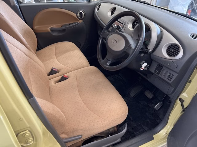 DAIHATSU MOVE LATTE