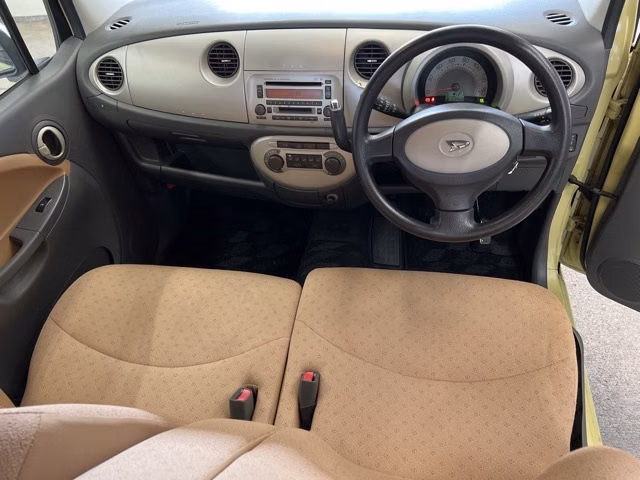 DAIHATSU MOVE LATTE