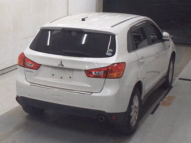MITSUBISHI RVR