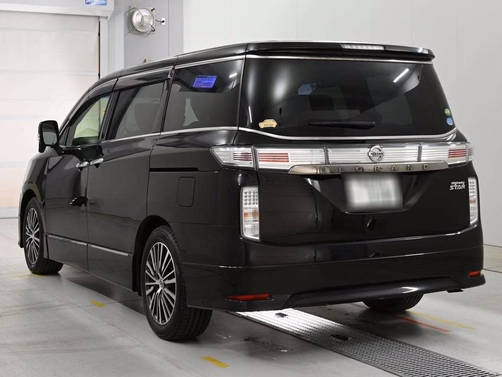NISSAN ELGRAND