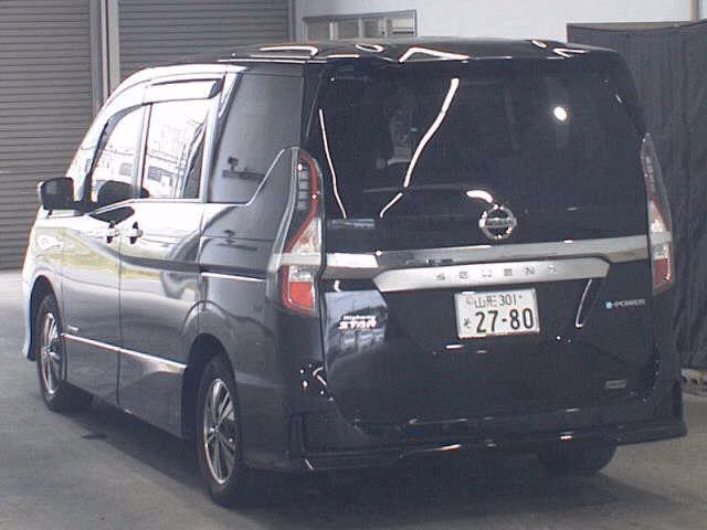 NISSAN SERENA