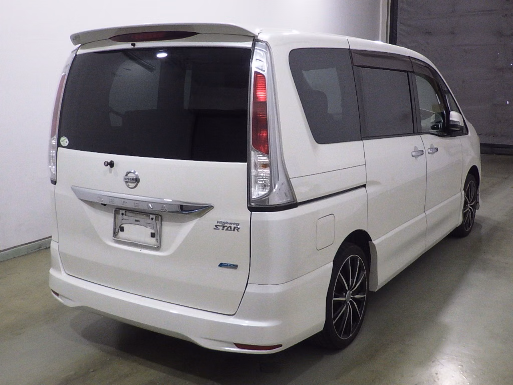 NISSAN SERENA