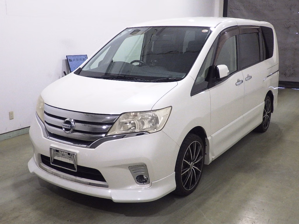 NISSAN SERENA