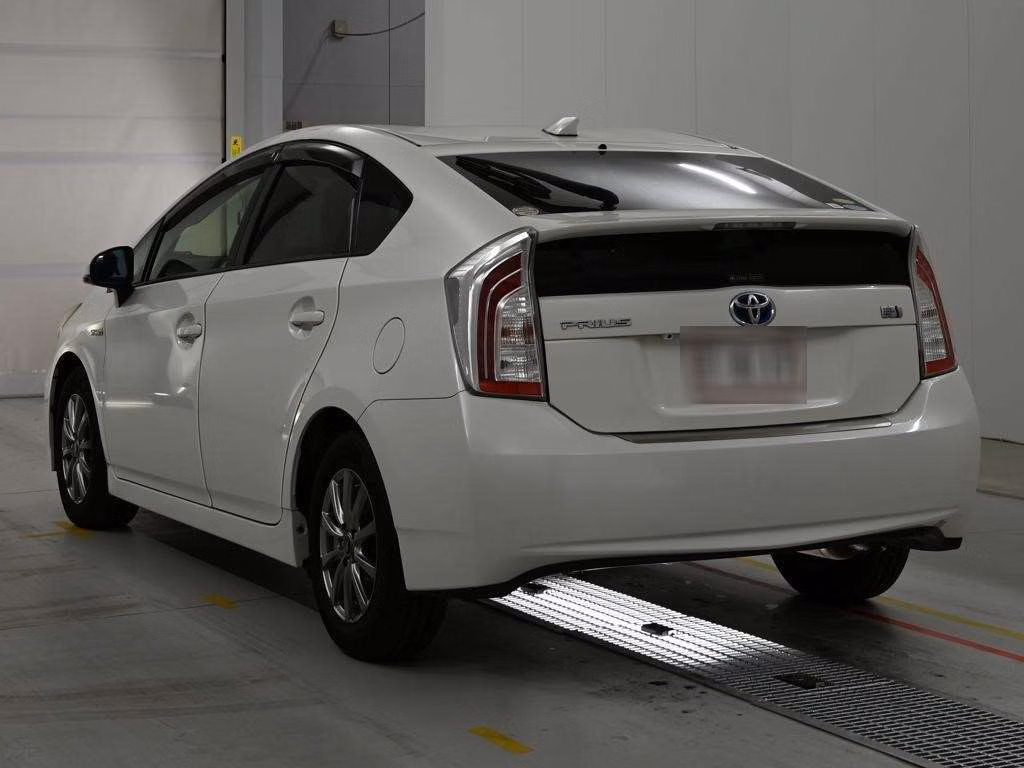 TOYOTA PRIUS