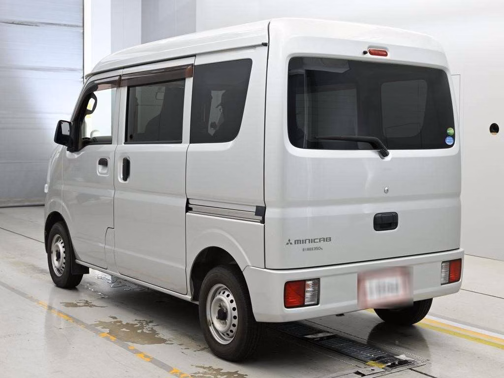 MITSUBISHI MINICAB