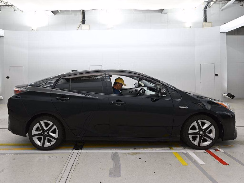 TOYOTA PRIUS