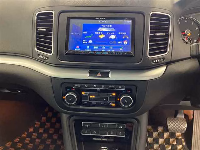 VOLKSWAGEN SHARAN