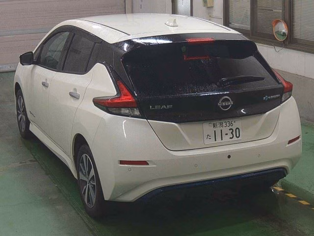 NISSAN LEAF