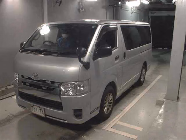 TOYOTA REGIUS ACE