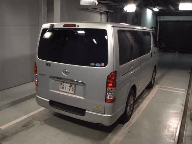 TOYOTA REGIUS ACE