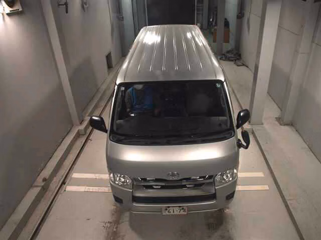 TOYOTA REGIUS ACE