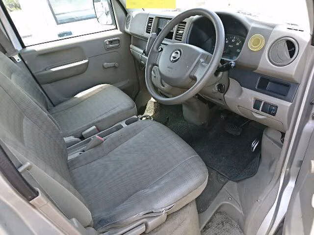 NISSAN NV100 CLIPPER