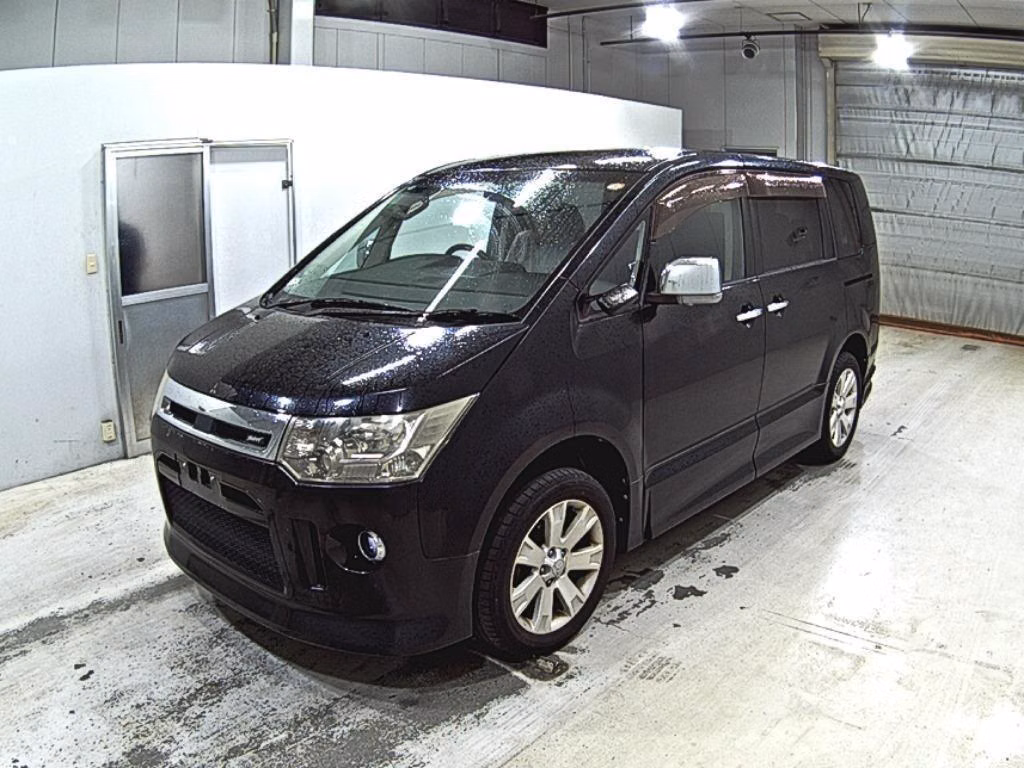 MITSUBISHI DELICA D:5
