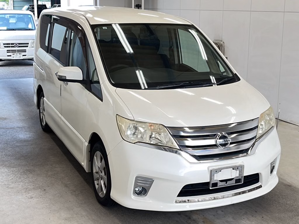 NISSAN SERENA
