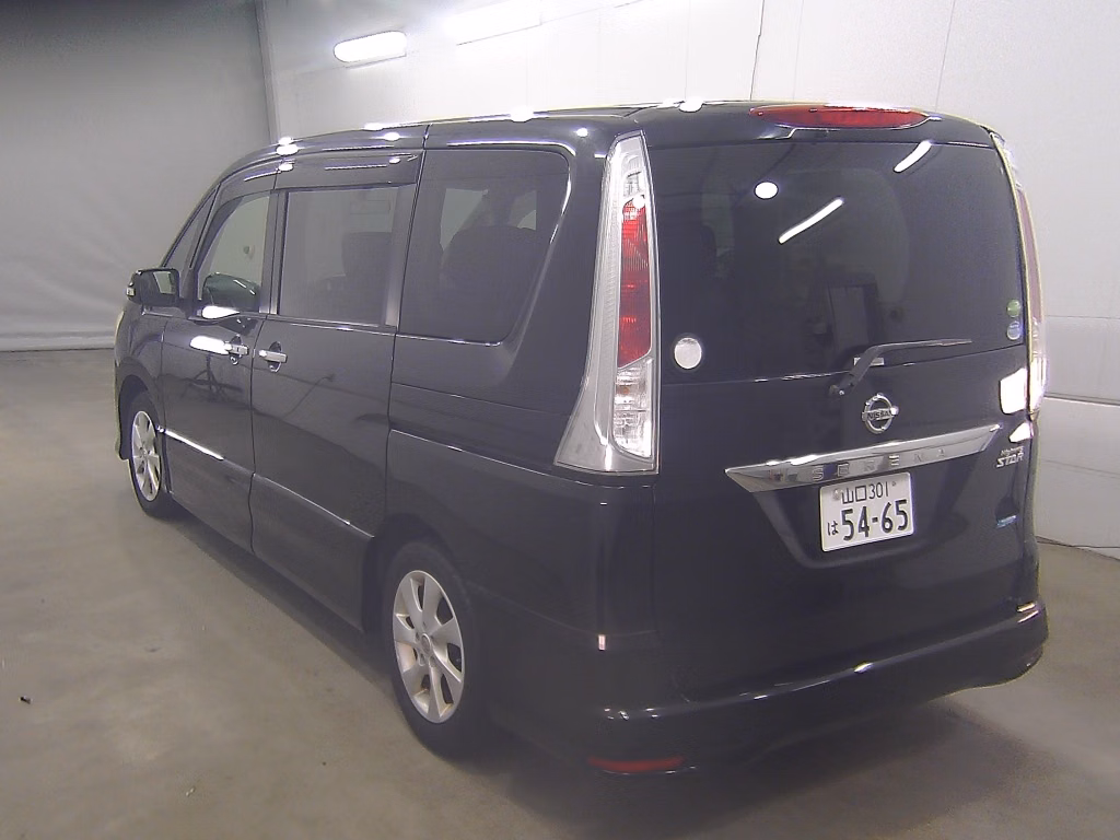 NISSAN SERENA