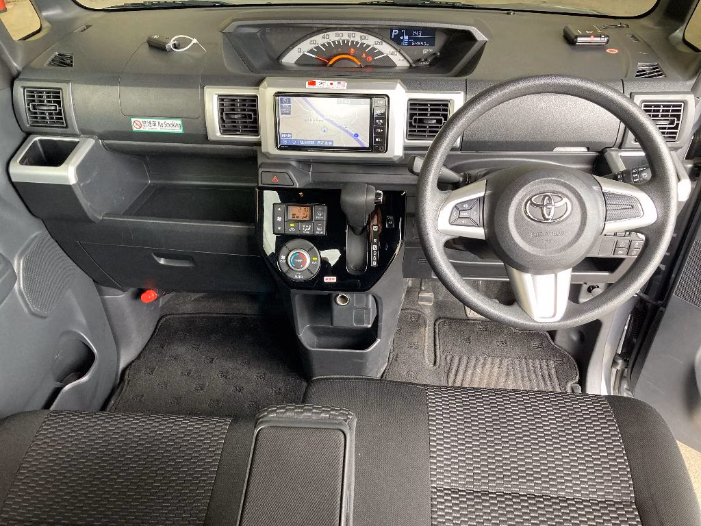 TOYOTA PIXIS MEGA