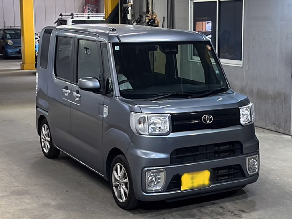 TOYOTA PIXIS MEGA