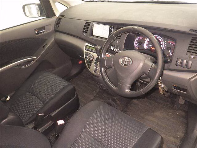 TOYOTA ISIS