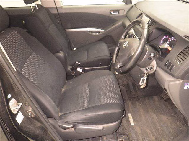 TOYOTA ISIS