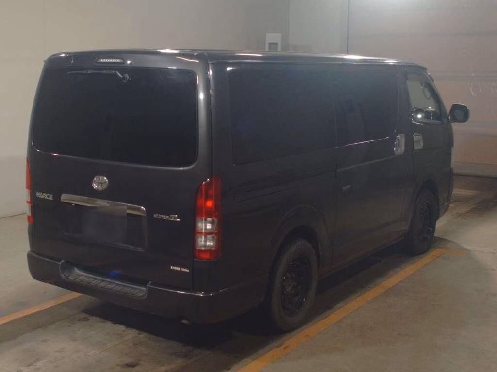 TOYOTA REGIUS ACE