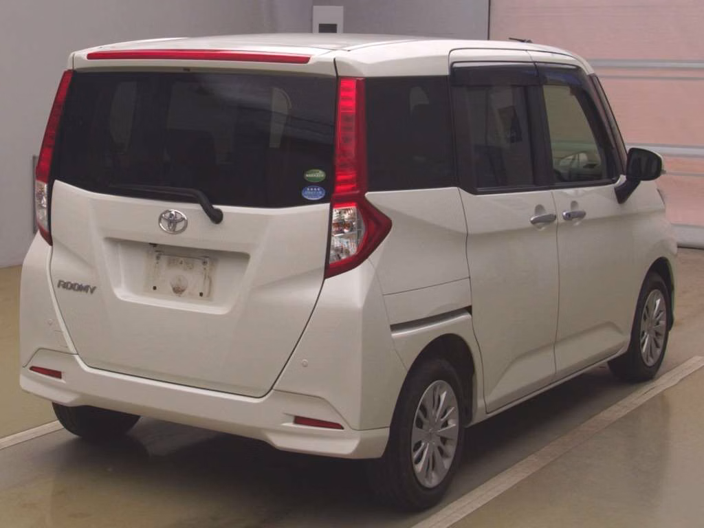 TOYOTA ROOMY