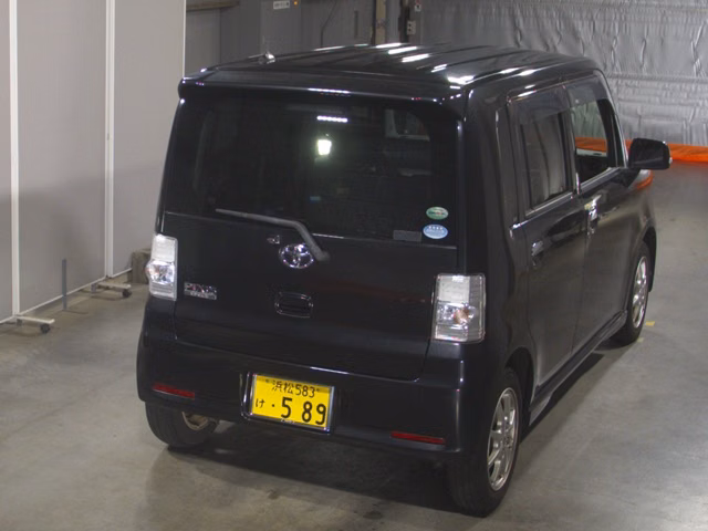TOYOTA PIXIS SPACE
