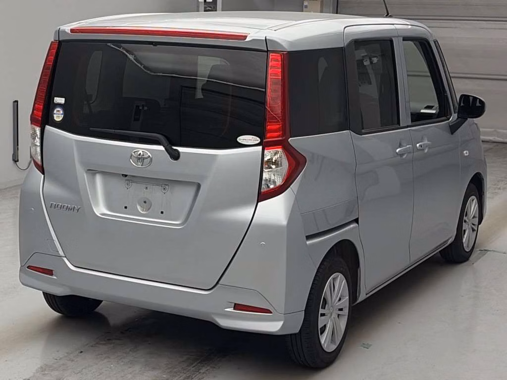 TOYOTA ROOMY